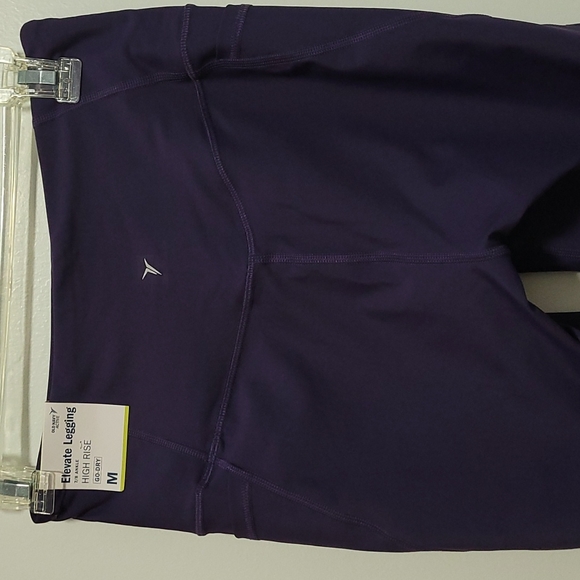 NWT Old Navy Elevate Leggings Medium - Picture 2 of 7